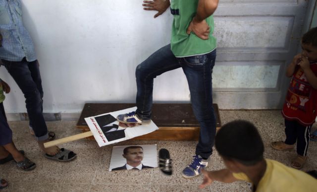 Βρετανική προειδοποίηση στη Συρία για «αλλαγή στάσης» σε περίπτωση χρήσης χημικών όπλων